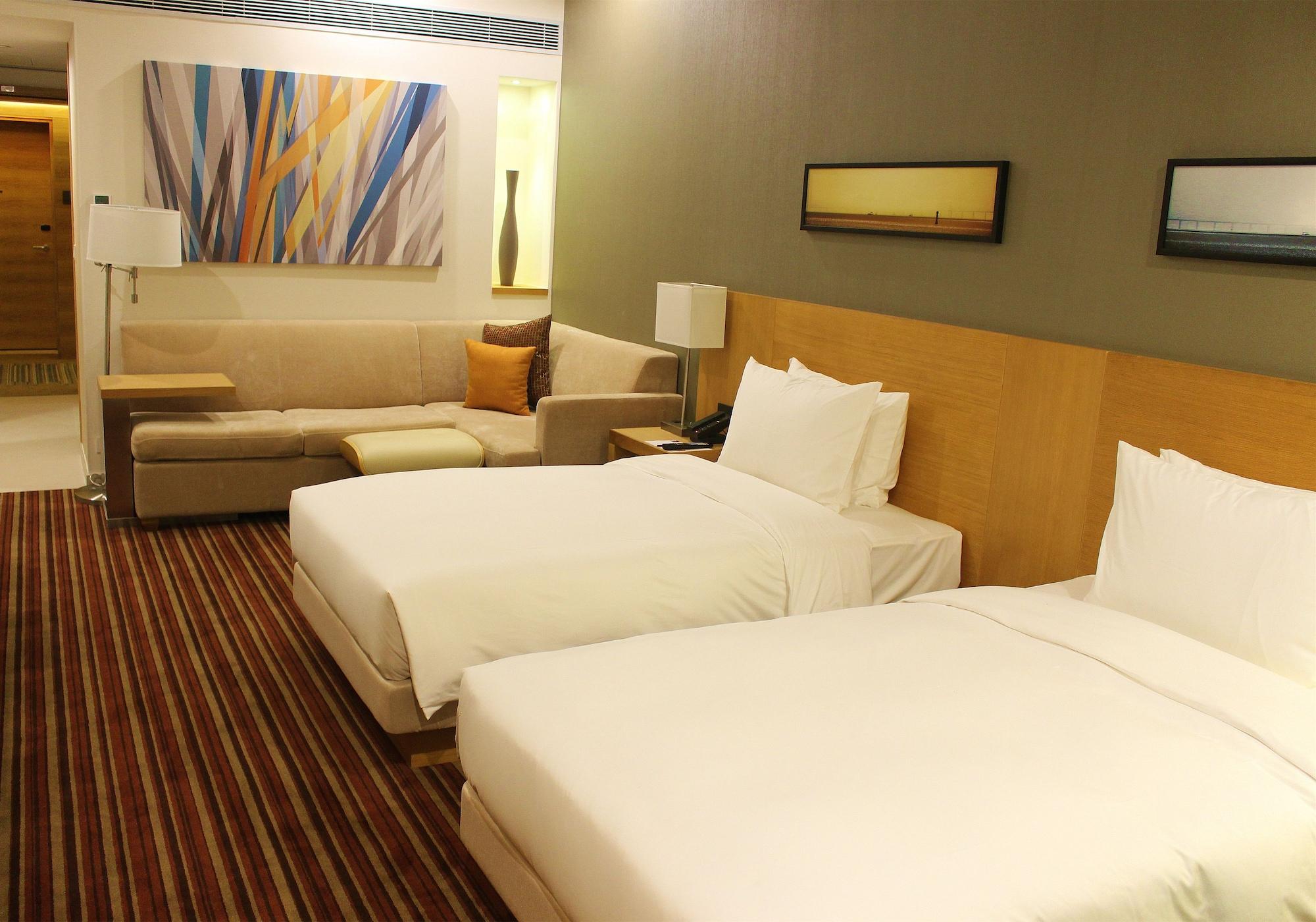 Hyatt Place Shenzhen Airport Exterior photo
