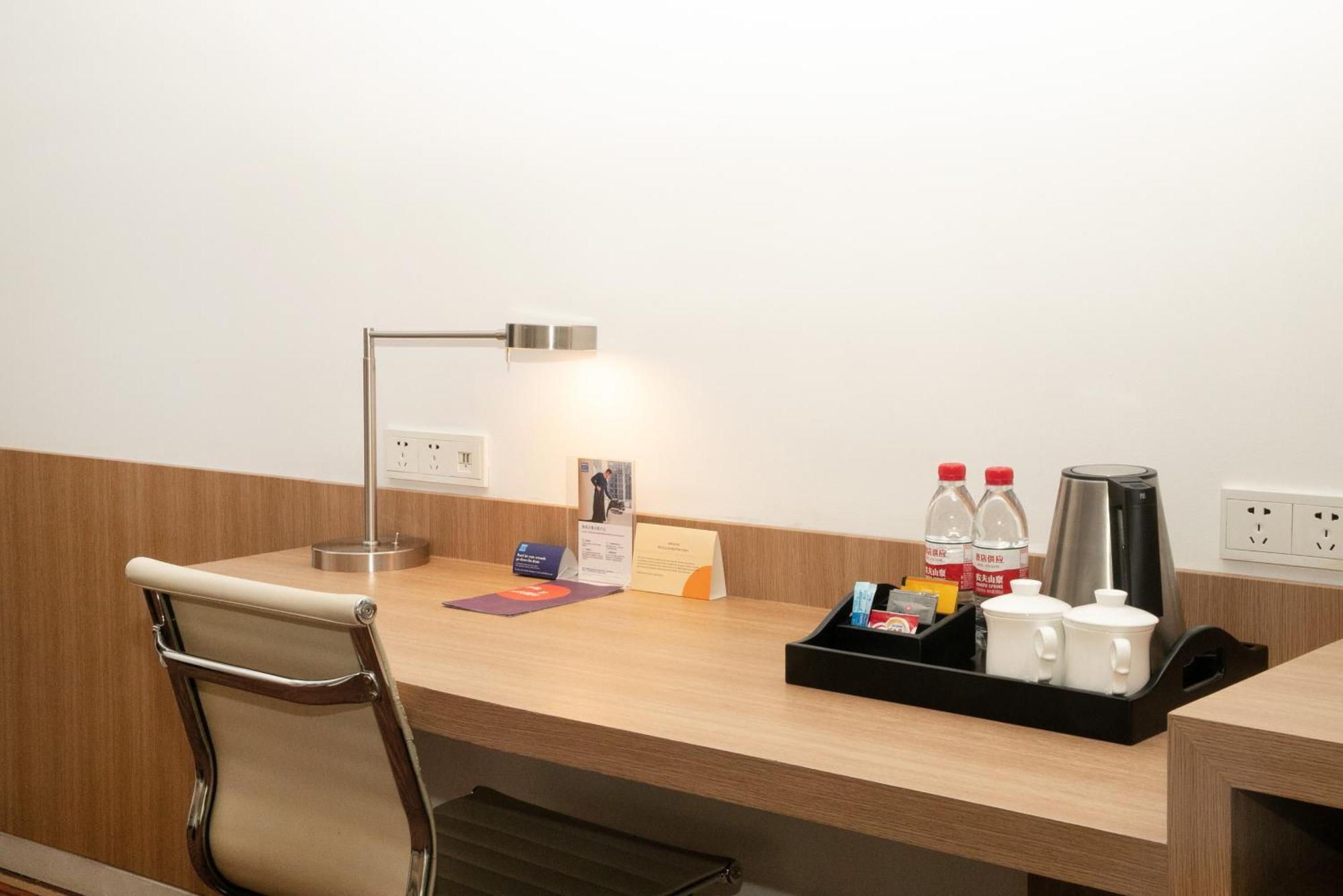 Hyatt Place Shenzhen Airport Room photo