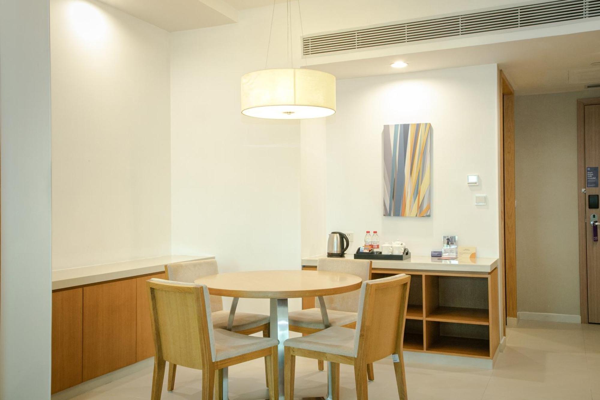 Hyatt Place Shenzhen Airport Room photo
