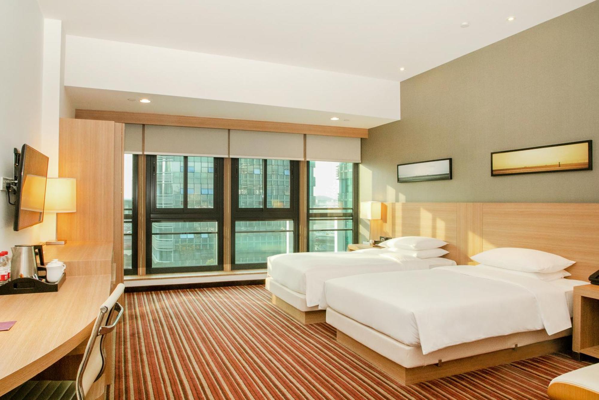 Hyatt Place Shenzhen Airport Room photo